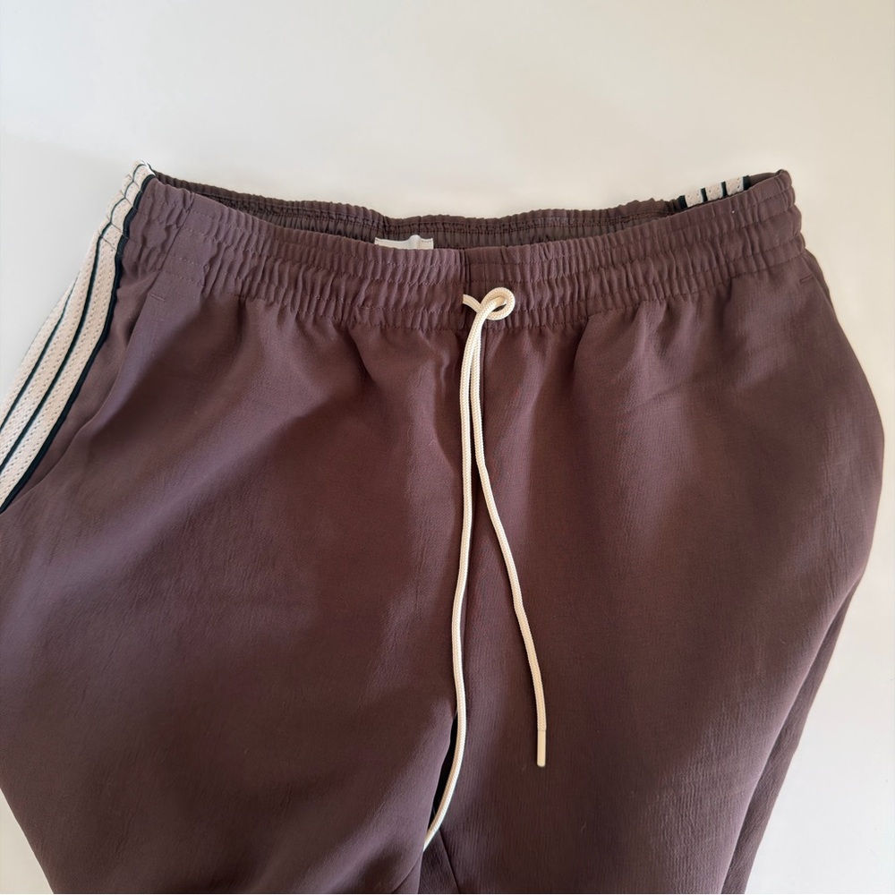 NWT- Wilfred Brown Wide-Leg Track Pants with Cream Side Stripe - Picture 4 of 8
